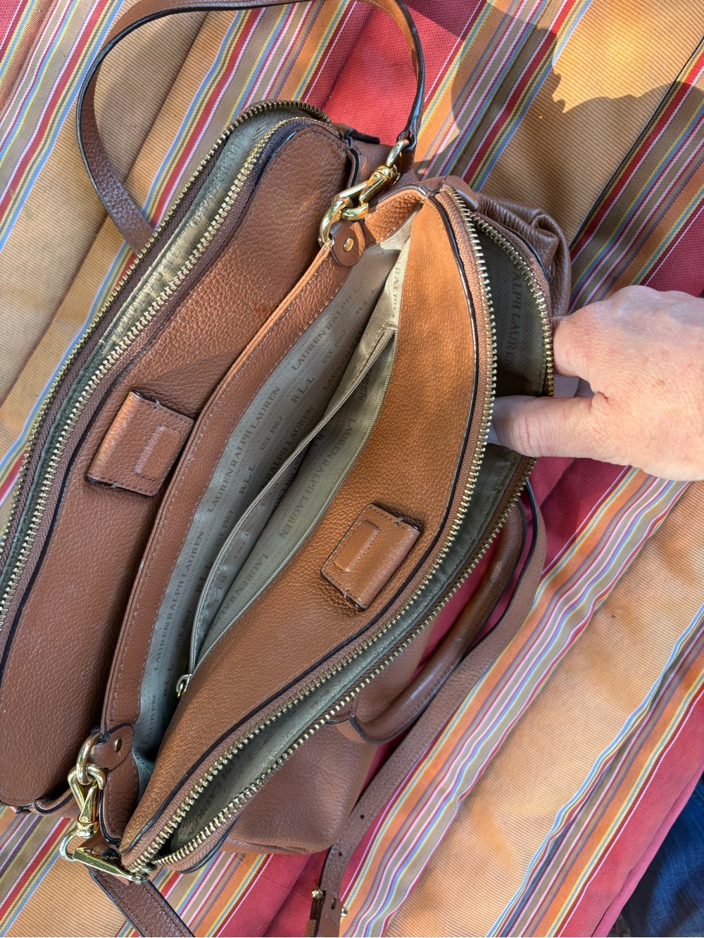 Polo Ralph Lauren Brown Leather Shoulder Bag with Gold Hardware - Picture 3 of 6
